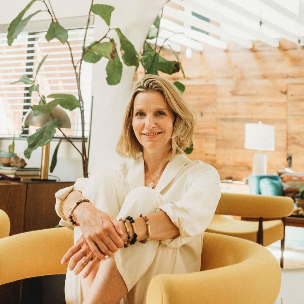 Line Dancing Lesson at Wish Club!